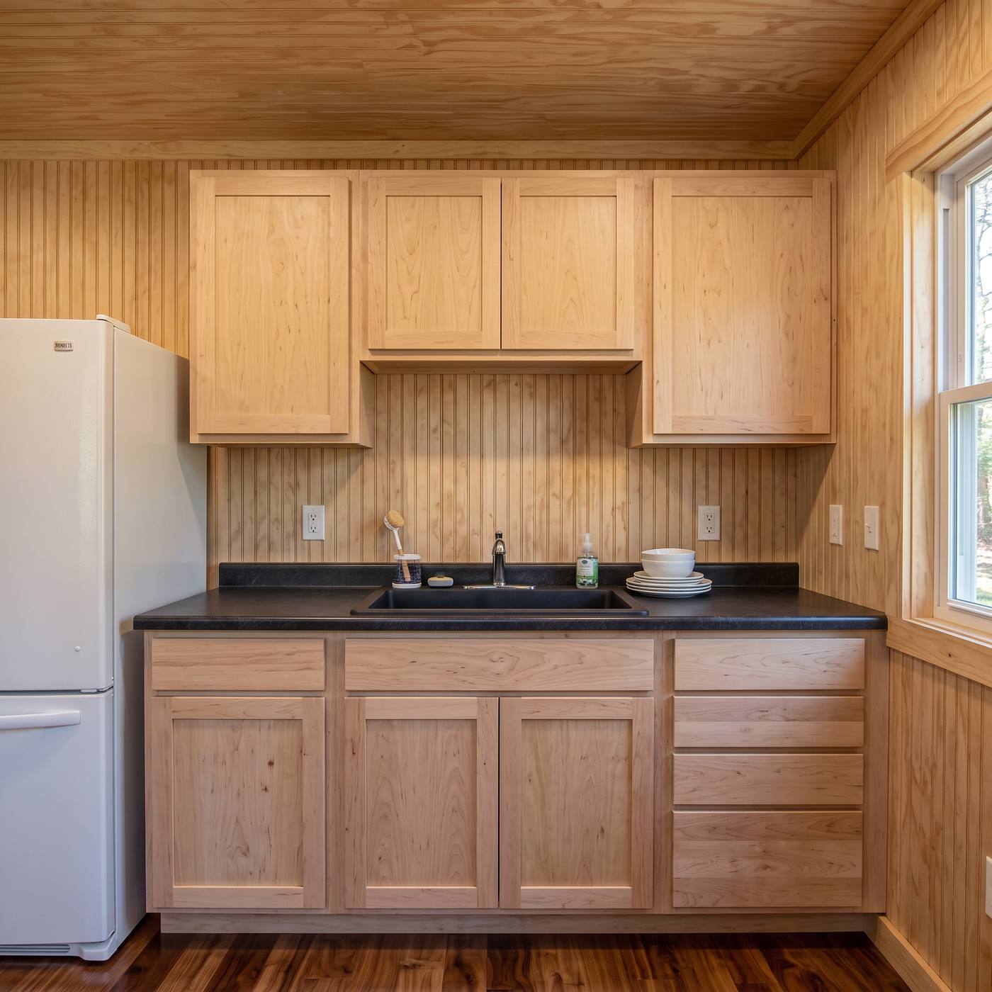 Comfort 320 kitchen sink and counter